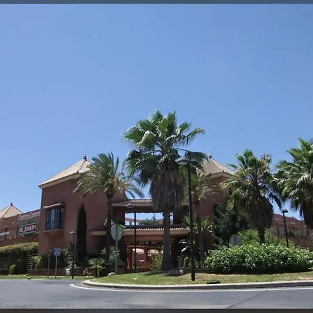 Lovely Family House By The Golf Course
