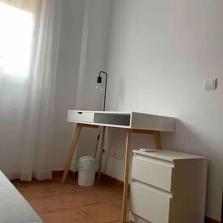 Сasa de vacaciones Lovely Family House By The Golf Course