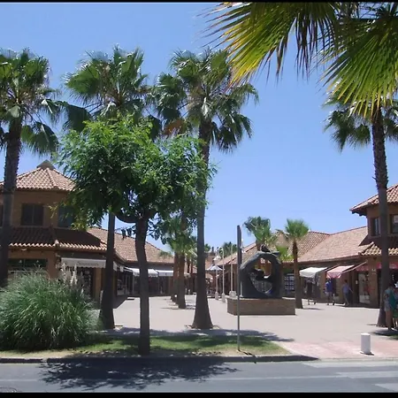 Lovely Family House By The Golf Course Сasa de vacaciones