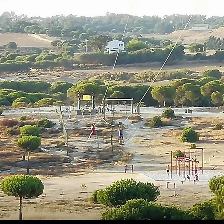 Сasa de vacaciones Lovely Family House By The Golf Course *